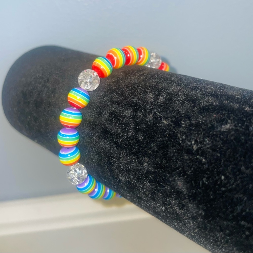 Handmade rainbow and accent crackle beaded bracelet - Picture 2 of 2